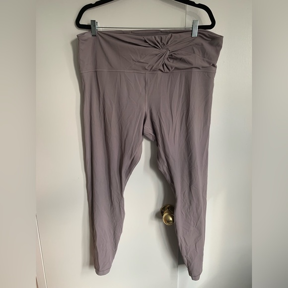 Lululemon Align High Rise Tight 28” * Twist Waist - Picture 2 of 5